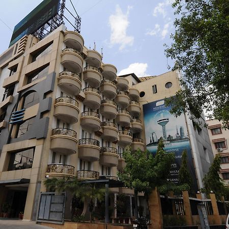 Hôtel Neelkanth Paradise à Ahmedabad Extérieur photo