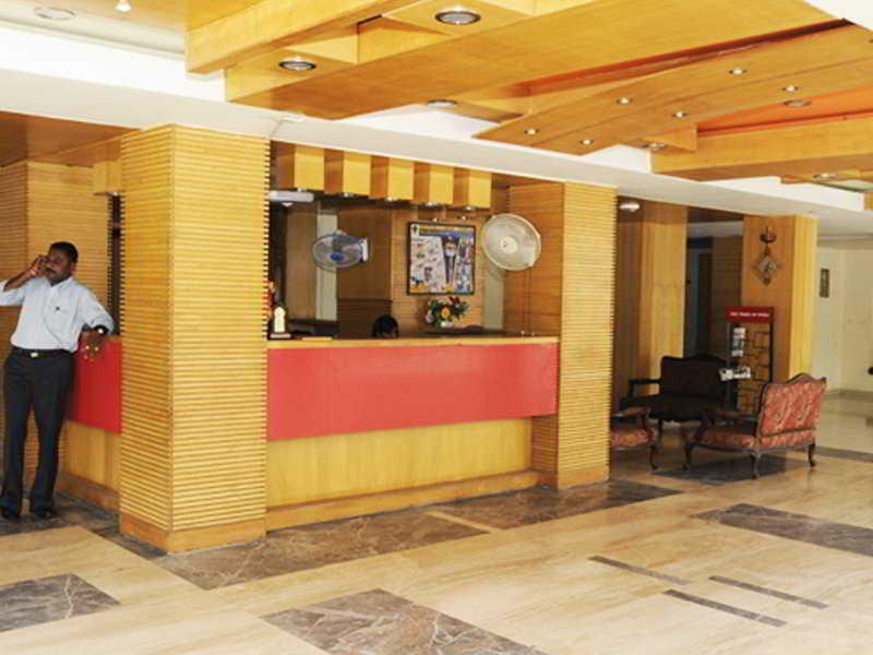 Hôtel Neelkanth Paradise à Ahmedabad Extérieur photo