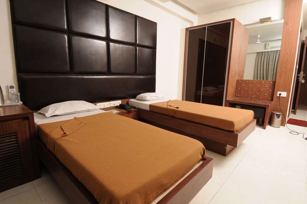 Hôtel Neelkanth Paradise à Ahmedabad Chambre photo
